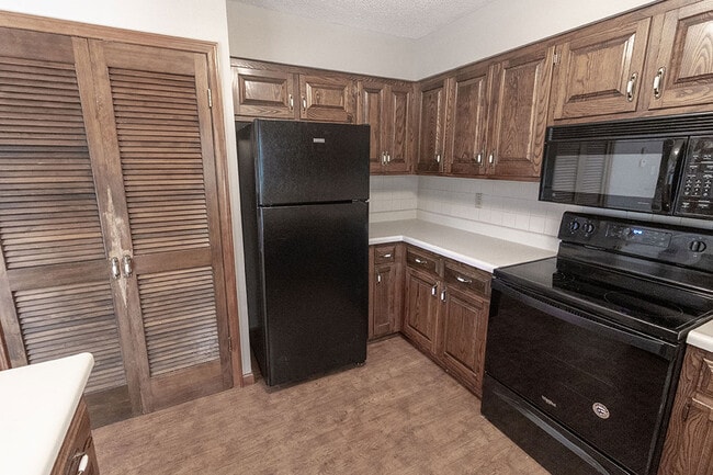 Building Photo - 306 W Briarwood Ln