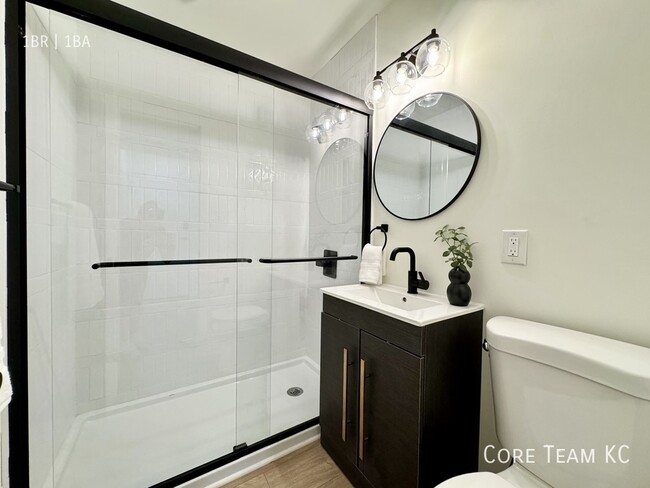 Building Photo - 4203 SW Trafficway