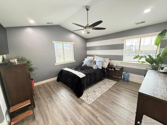 Building Photo - 6929 S Vlg Hvn Dr