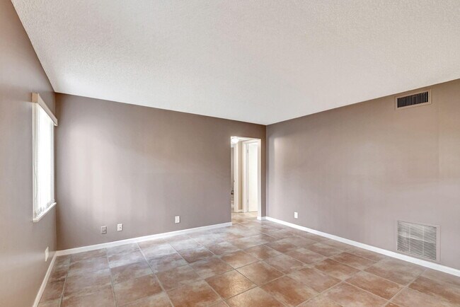 Building Photo - 3531 Tall Pine Way
