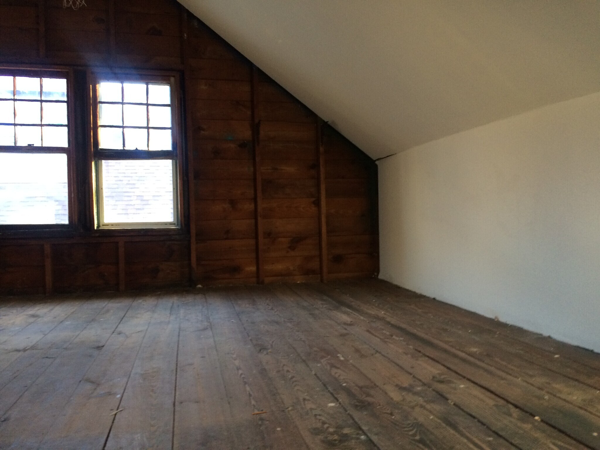 Building Photo - 44 N Spring Ave