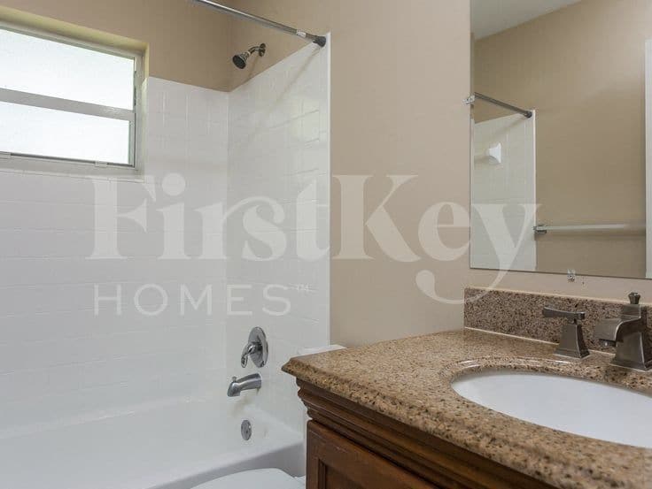 Building Photo - 5990 Ithaca Cir W