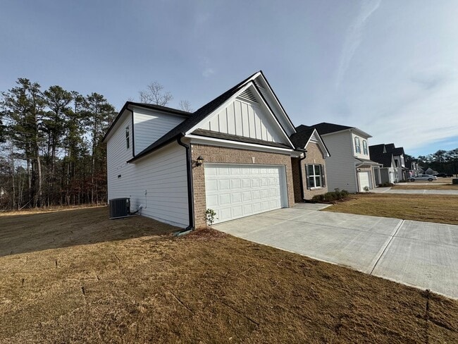 Building Photo - New 3/2.5 House in Armuchee- $1,995