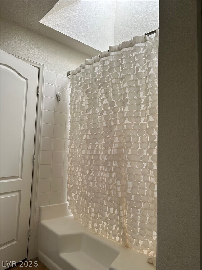 Building Photo - 9325 W Desert Inn Rd