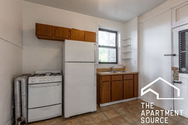 Primary Photo - 2424 N Sawyer Ave