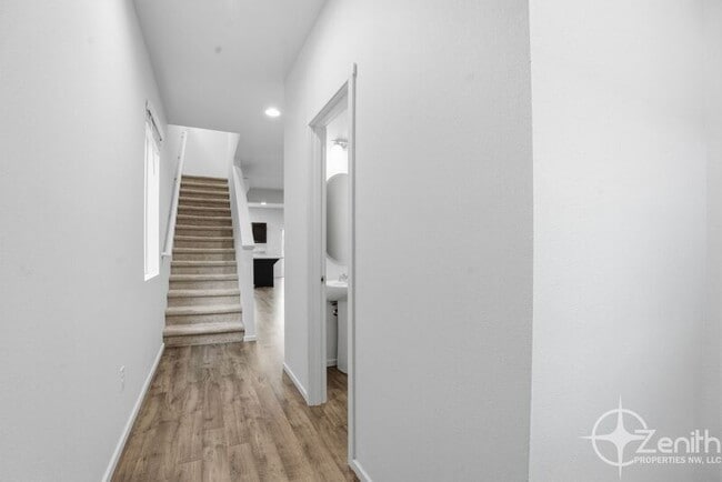 Building Photo - 11726 NE 23rd St