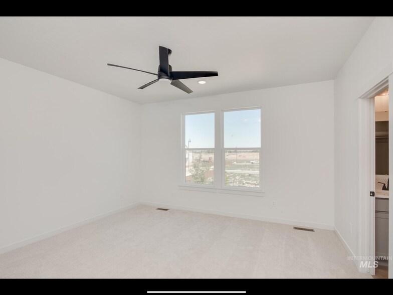 Building Photo - 7148 W Riverwood St