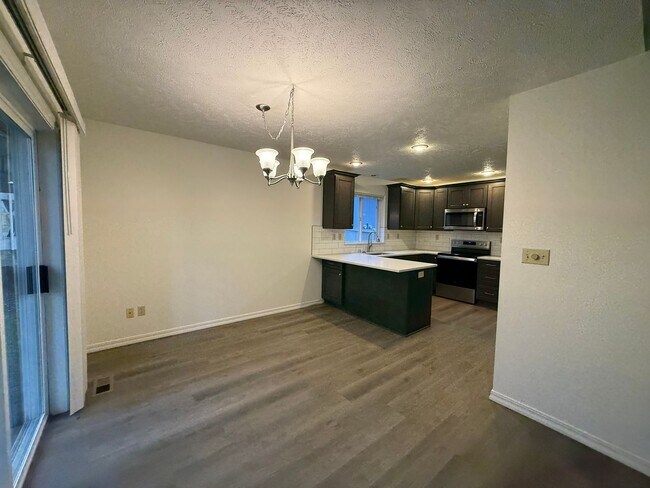 Building Photo - Stunning 3 Bed, 2 Bath Home near Riverside State Park! *SPECIAL: $1,000 OFF!*