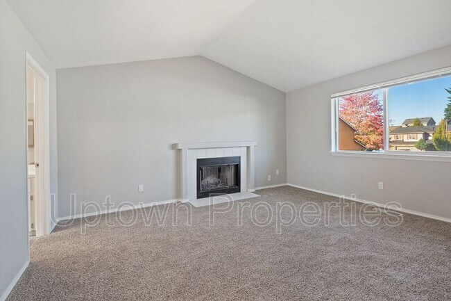 Building Photo - 978 SW 208th Pl