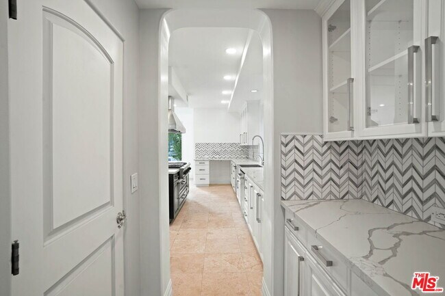 Building Photo - 5309 Louise Ave