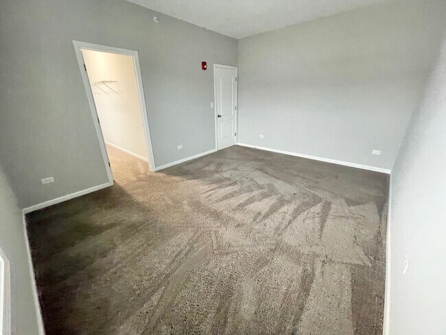 Building Photo - 811 E Main St