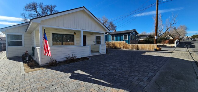 Building Photo - 3 Bedroom 1.5 Bath Old Southwest Reno Home...