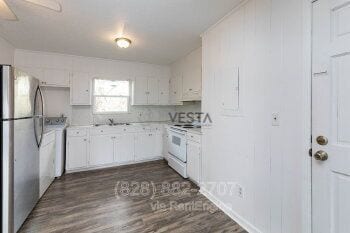 Building Photo - 130 Reems Creek Rd