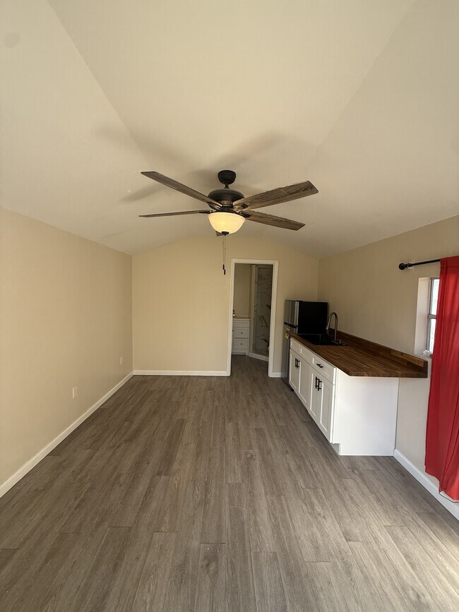 Building Photo - Herrell