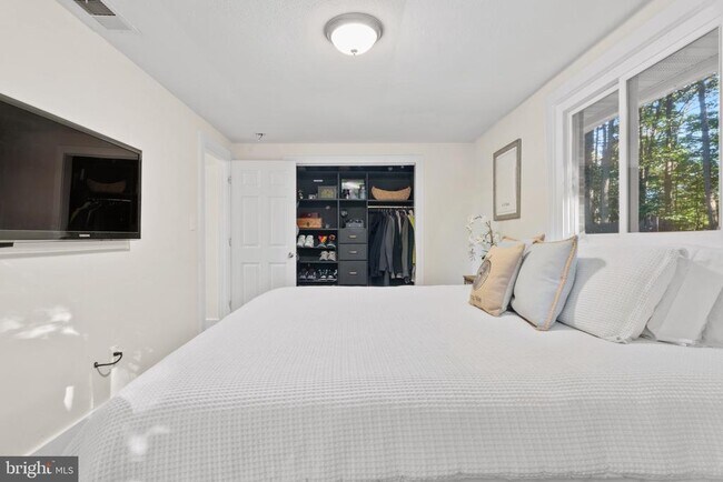 Building Photo - 14827 Old Frederick Rd