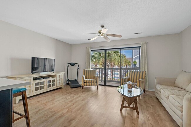 Building Photo - ***Seasonal rental with all utilities available September 10, 2025-March 31, 2026***