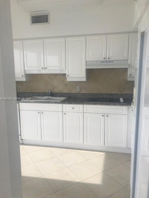 Building Photo - 4779 Collins Ave