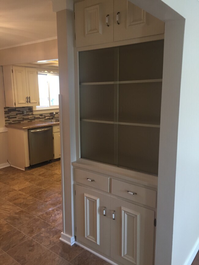 Building Photo - 3882 N Hartford Dr