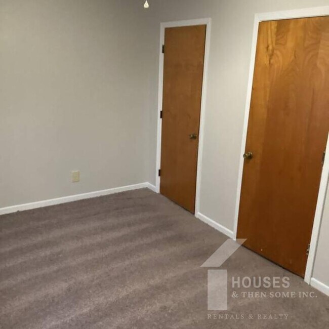 Building Photo - 3/B Jonquil Ln