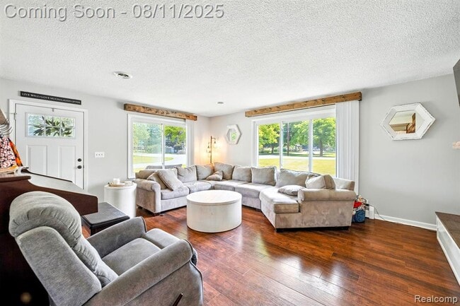 Building Photo - 5021 Lakeborn Dr