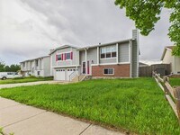 Building Photo - 1018 Rancher Dr