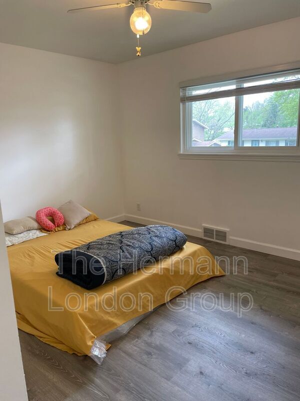 Building Photo - 451 Golden Valley Dr