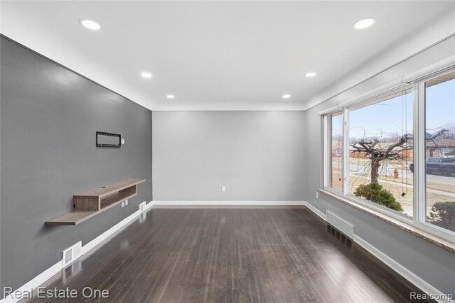 Building Photo - 8528 Norborne Ave