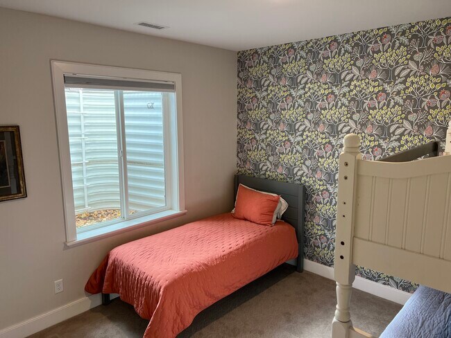 Building Photo - 129 S 700 E