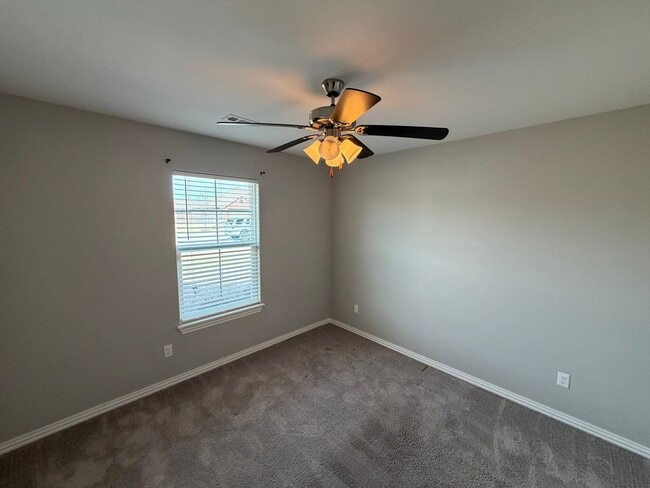 Building Photo - 6025 W Quinn St