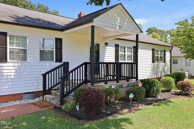 Building Photo - 301 N 9th St