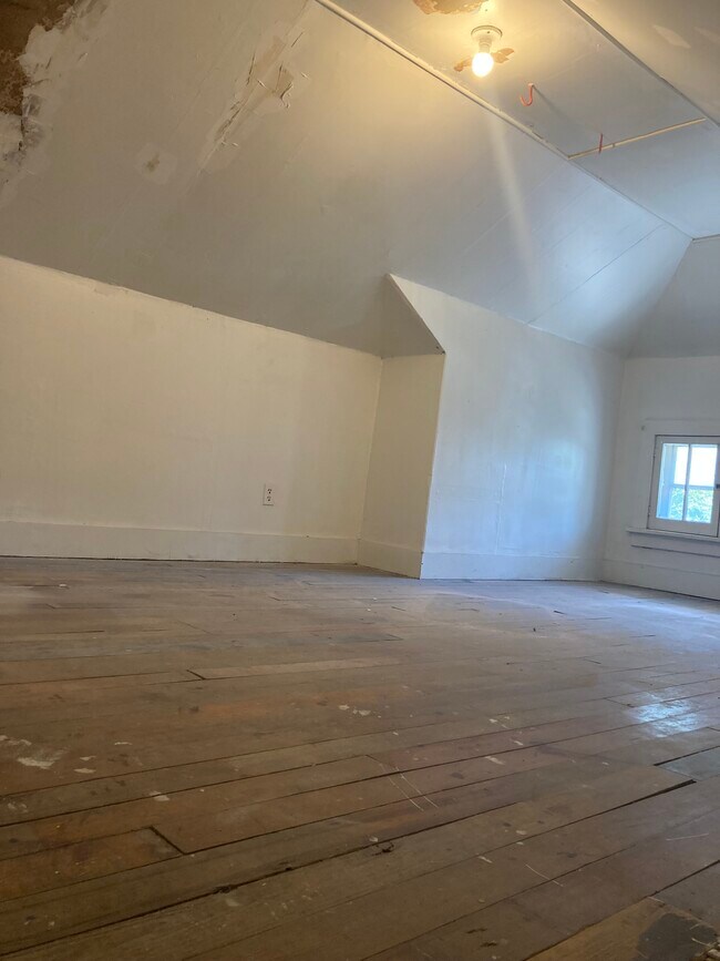 Building Photo - 1057 Palmer Ave