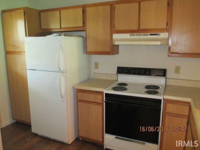 Building Photo - 1302 S Hickory Grove Ln