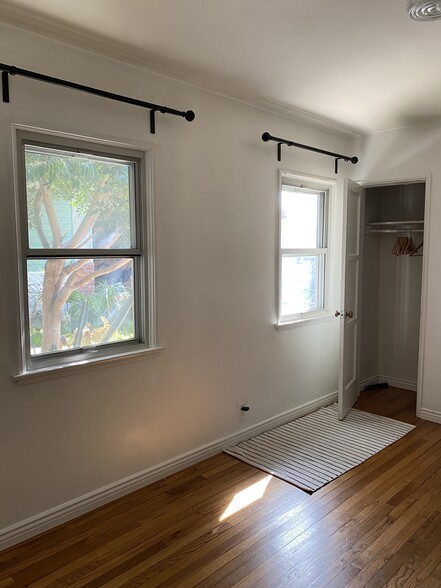Building Photo - 6632 W 87th St