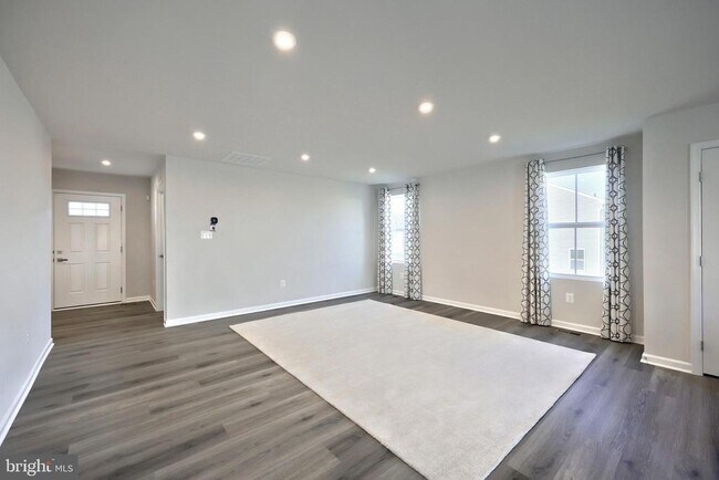 Building Photo - 77 Summerfield Dr