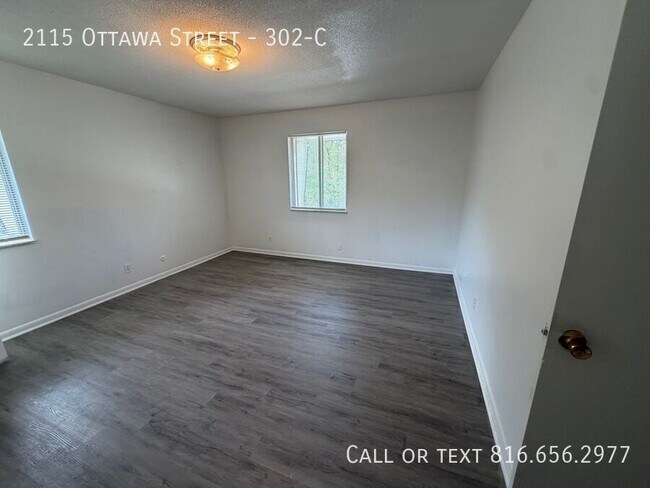 Building Photo - 2115 Ottawa St