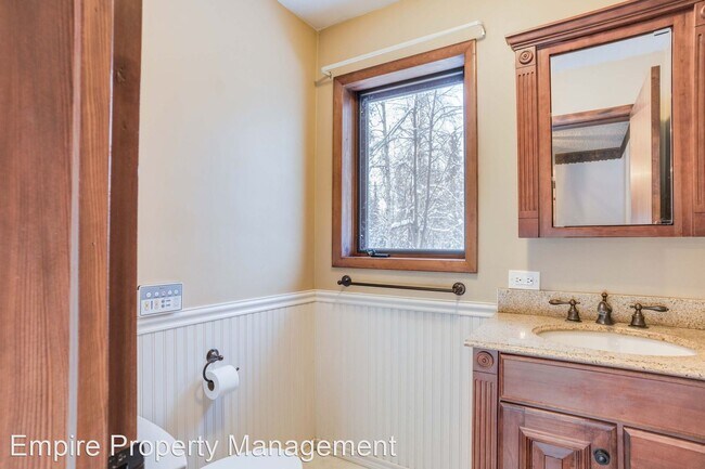 Building Photo - 5 br, 2.5 bath House - 2633 Diamond Street