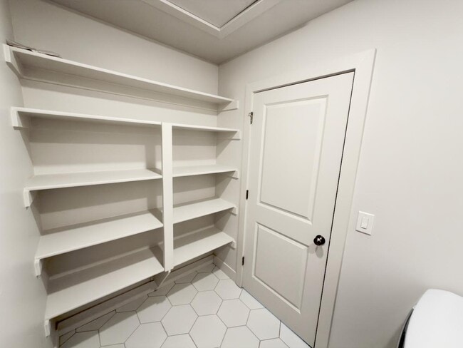Building Photo - 414 W Snowberry Dr