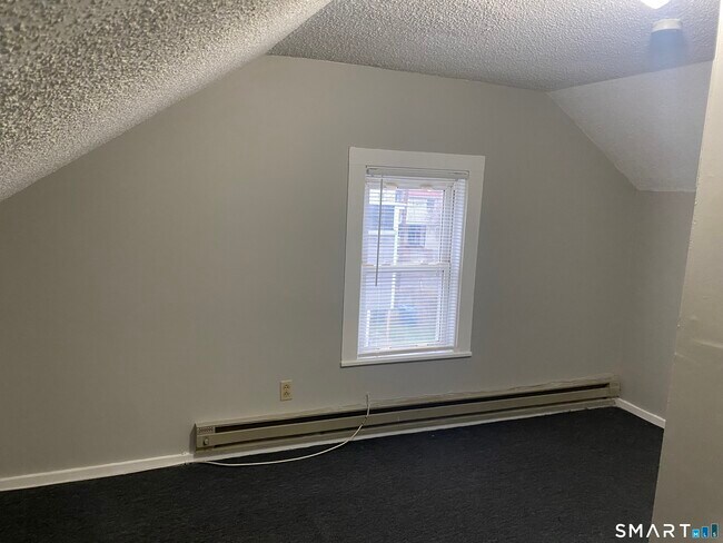 Building Photo - 1880 Seaview Ave