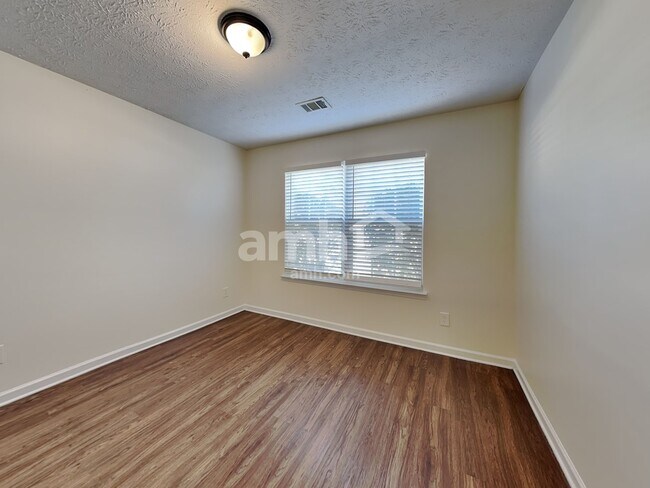 Building Photo - 78 Red Maple Way