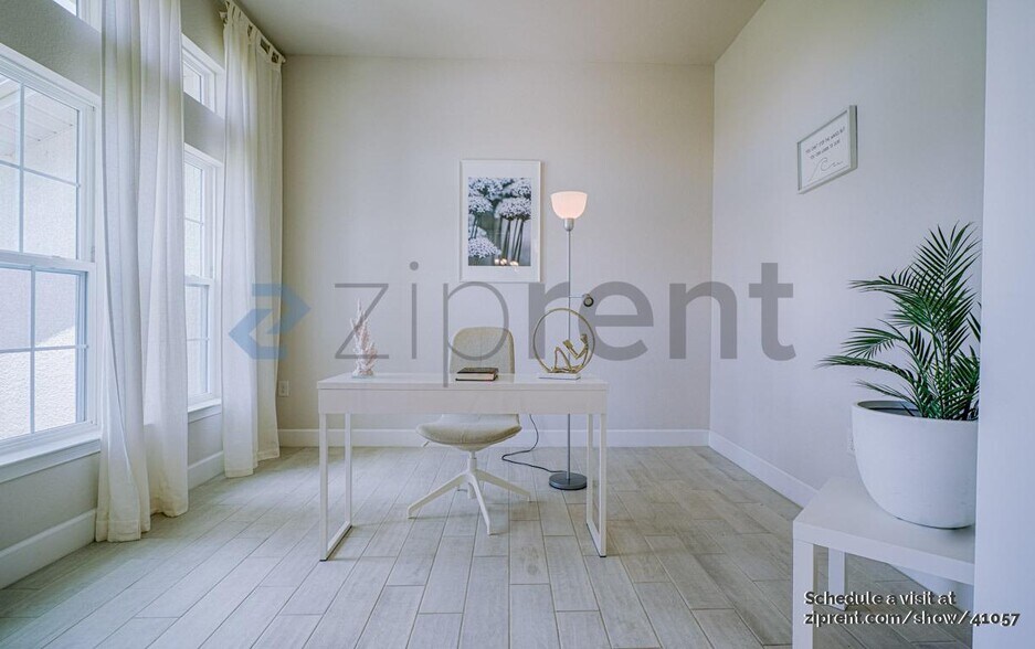 Building Photo - 15329 Aldama Cir