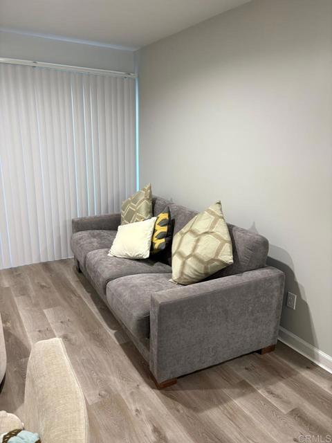 Building Photo - 2055 Lakeridge Cir