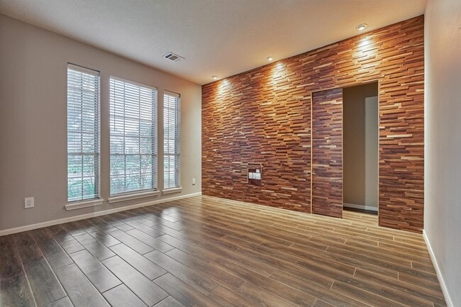 Building Photo - 1618 Calmar Dr