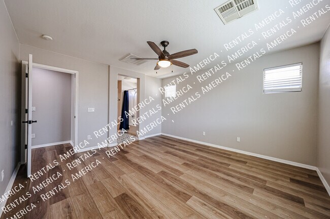 Building Photo - 7223 N 73rd Dr