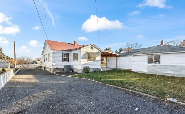 Building Photo - Move in ready