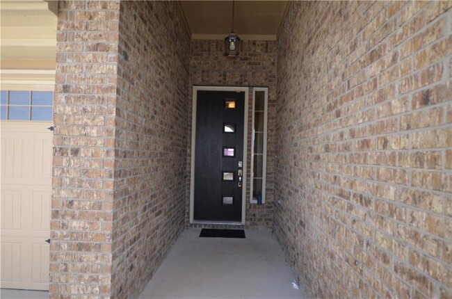 Building Photo - 1201 Chad Dr