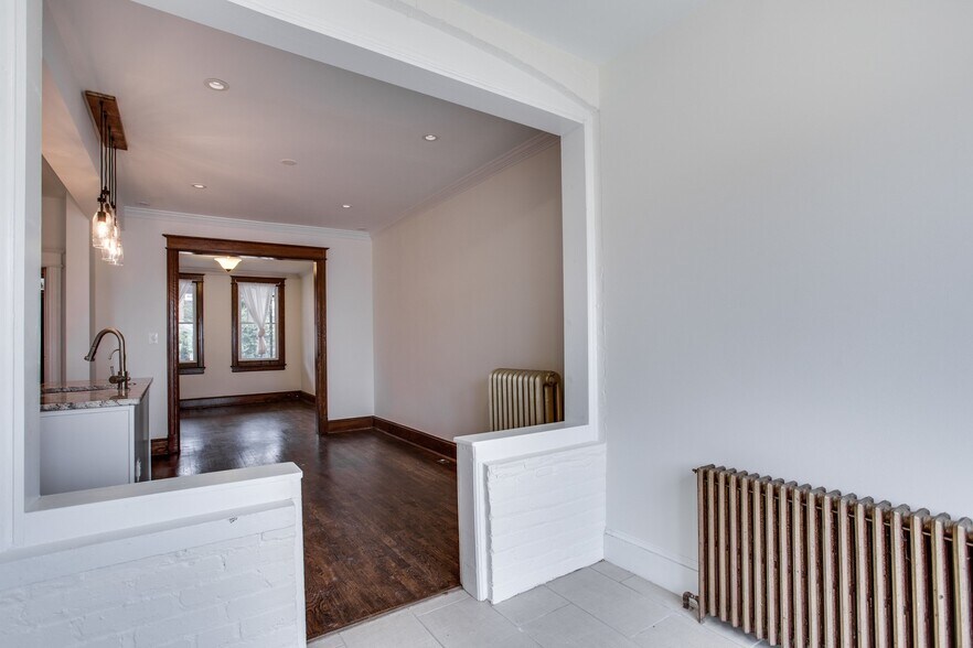 Living area - 702 Ingraham St NW