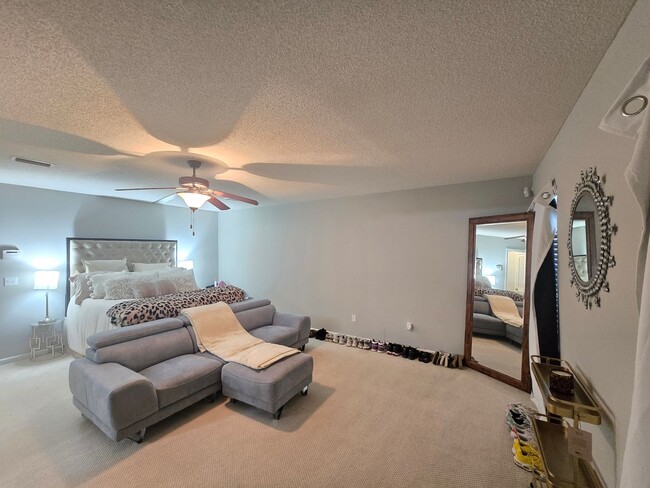 Building Photo - Woodland Park