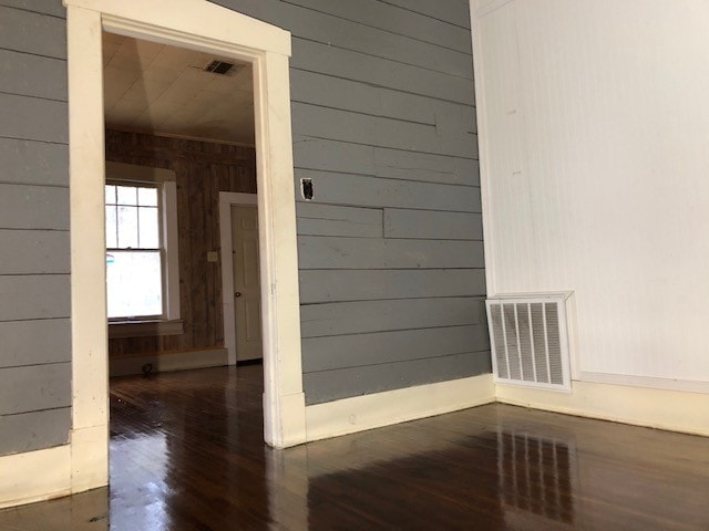 Building Photo - 2404 Hawes St