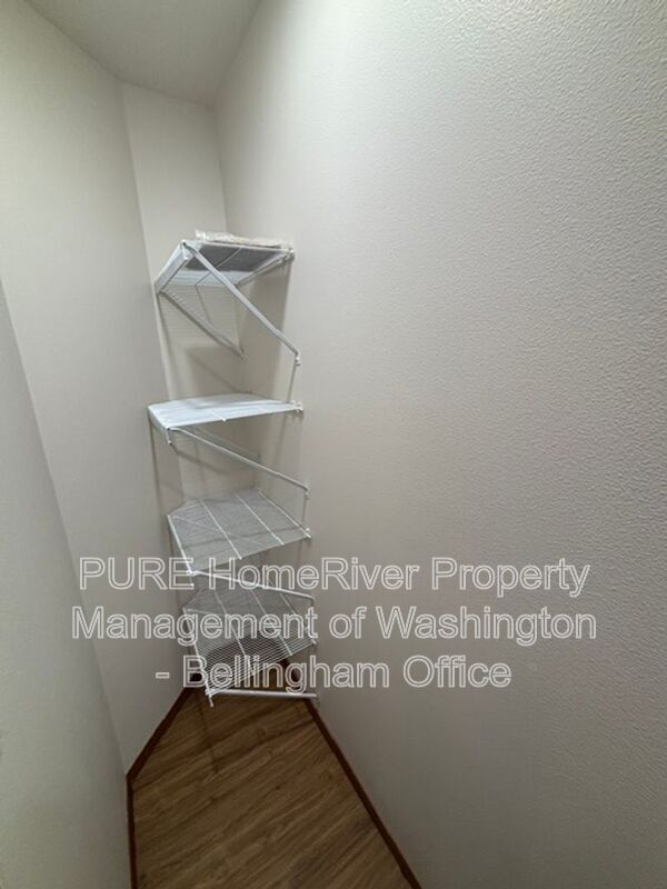 Building Photo - 422 Oak Hill Ln