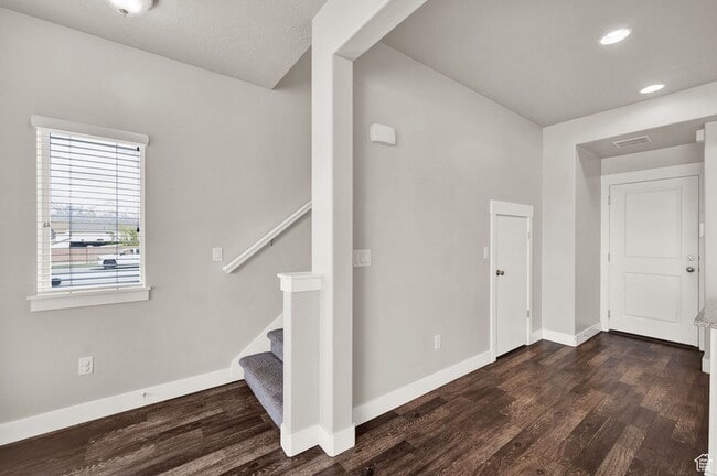 Building Photo - 1712 Naxos Ln